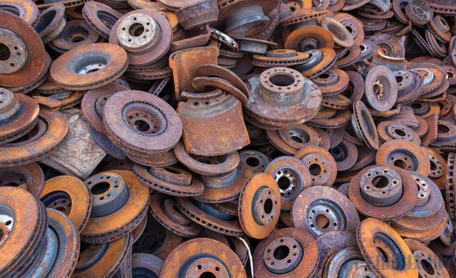 汽車剎車時有異響是怎么回事？