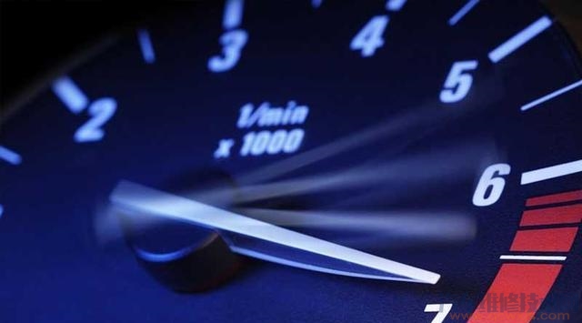 發(fā)動機空轉(zhuǎn)5000轉(zhuǎn)對車有傷害嗎？