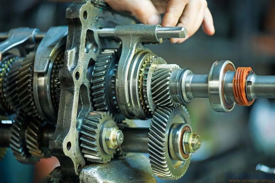 【手動擋車變速箱需要換油嗎？不換變速箱對變速箱有什么影響？】圖3