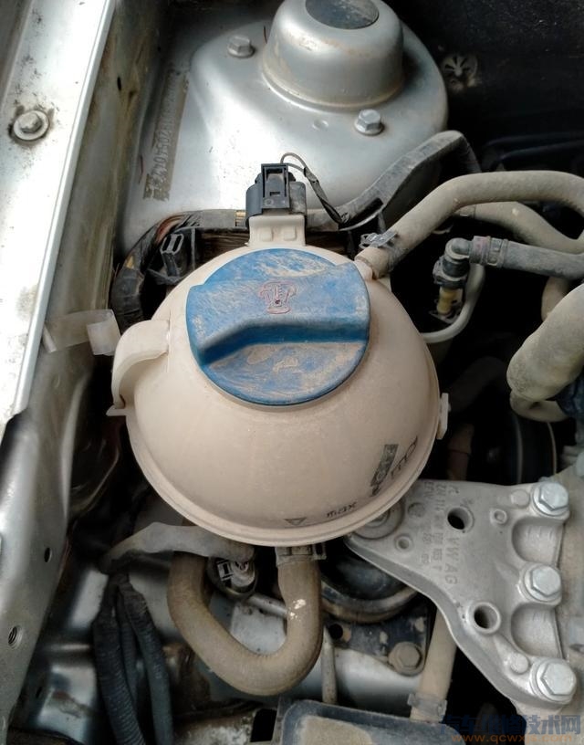 發動機開鍋是什么原因造成的?