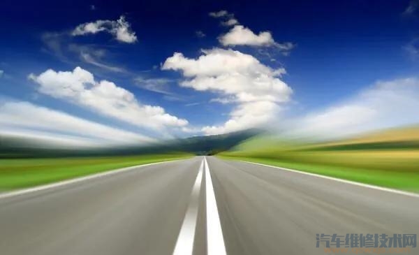 剎車和離合一起踩很危險，是真的嗎？