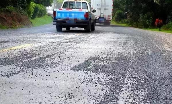 【汽車輪胎上的小石子有必要去清理嗎?】圖2