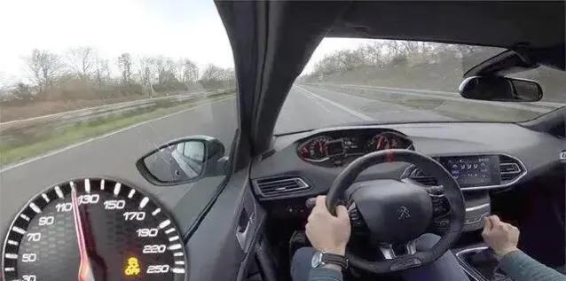 踩油門有些什么技巧? 踩油門有些什么技巧?