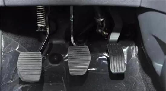 踩油門有些什么技巧? 踩油門有些什么技巧?