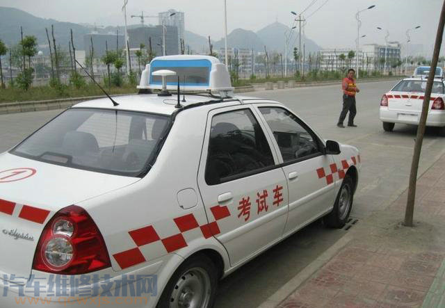 科三靠邊停車停不好怎么辦？