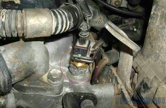 汽車水溫傳感器用萬用表怎么量？