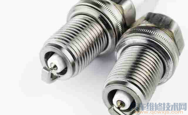 什么情況下需要更換火花塞？火花塞更換注意事項