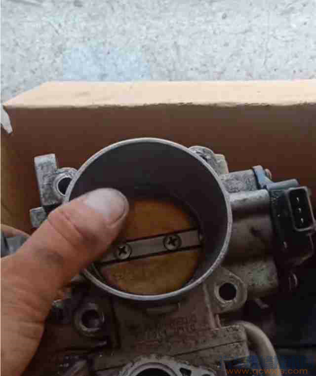 節氣門為什么會臟？節氣門為什么會有積碳