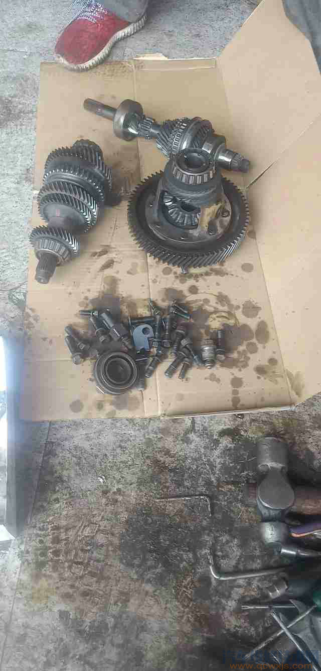 汽車手動變速箱多久換油?