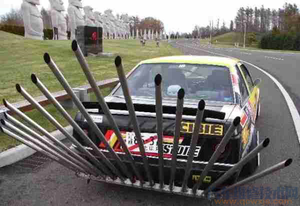 汽車一個排氣管和兩個排氣管區別在哪？