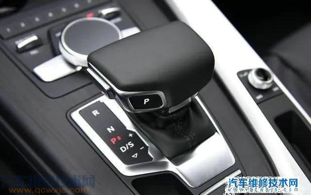 自動擋車是先熄火再掛p擋好還是先掛p擋再熄火好？