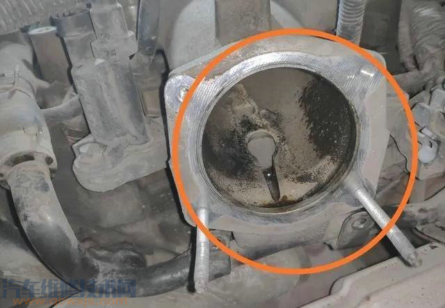 曲軸箱通風系統的作用是什么？