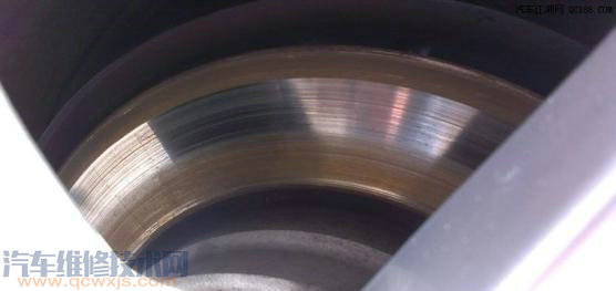 私家車(chē)剎車(chē)片多久換一次多少公里更換?