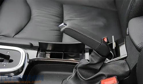 【手剎一定要拉到底嗎?手剎怎么操作】圖3