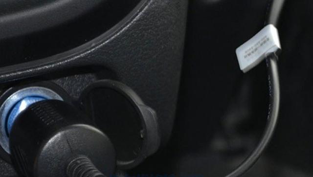 加裝行車記錄儀從從點煙器接電還是從保險接電好 加裝行車記錄儀從從點煙器接電還是從保險接電好