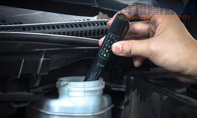 如何判斷剎車油是否需要更換?更換剎車油注意事項