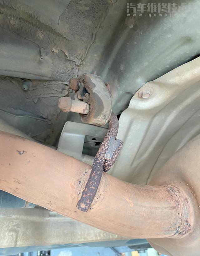 為什么汽車排氣管是活動的?而不是固定的呢? 為什么汽車排氣管是活動的?而不是固定的呢?