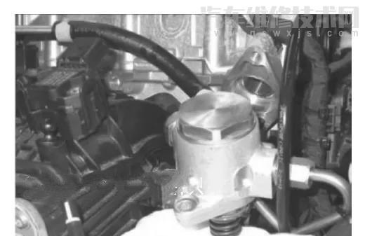 EA211發動機OBD燈報警且存有故障存儲器記錄P2188或機油量過高