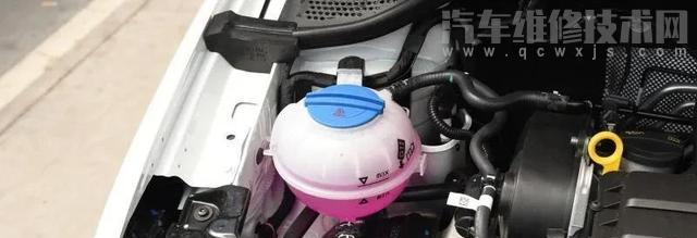 汽車兩年后防凍液少了是添加還是更換？汽車防凍液2年就換嗎