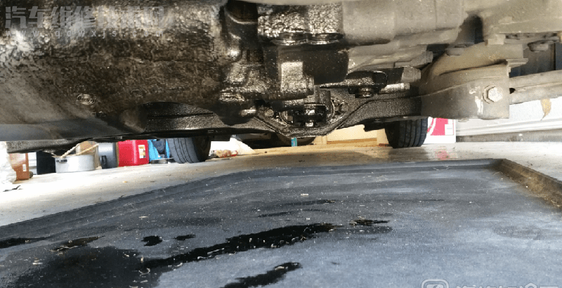 發動機機油漏光了