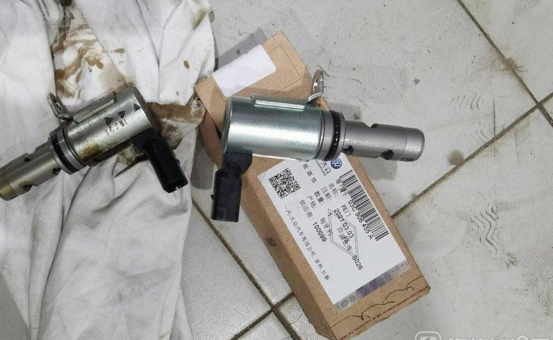 大眾高爾夫EA2111.4T漏機油機油滴到排氣管上冒煙 大眾高爾夫EA2111.4T漏機油機油滴到排氣管上冒煙