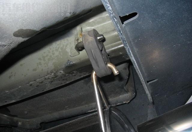 汽車排氣管為什么不固定？汽車排氣管為什么會動
