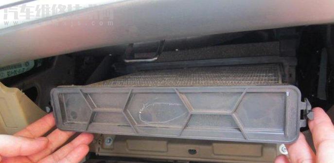 汽車空調濾芯怎么安裝方向