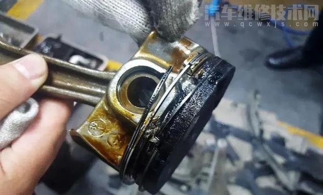 一般是什么原因造成汽車發動機燒機油？