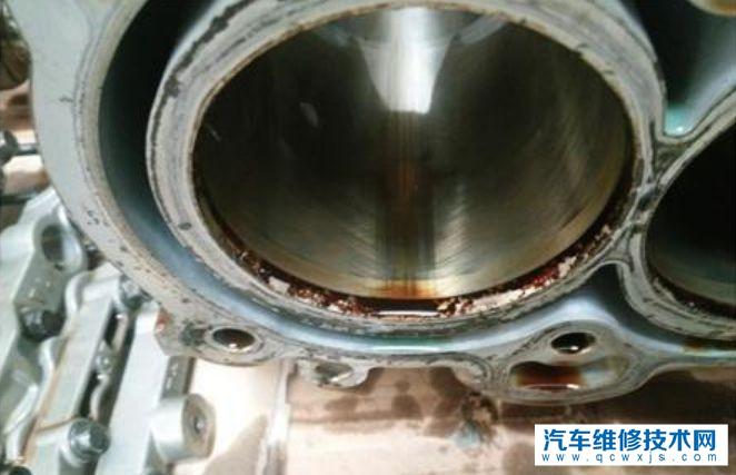 【發(fā)動機拉缸是什么意思?拉缸有何現(xiàn)象?是什么原因造成】圖3