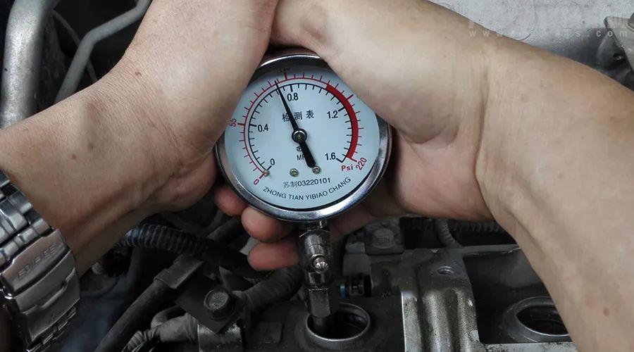 密封不良導(dǎo)致發(fā)動(dòng)機(jī)動(dòng)力不足維修過程及解決措施