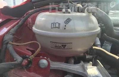 汽車防凍液3年了還能用嗎 怎么知道防凍液該換了 汽車防凍液3年了還能用嗎 怎么知道防凍液該換了