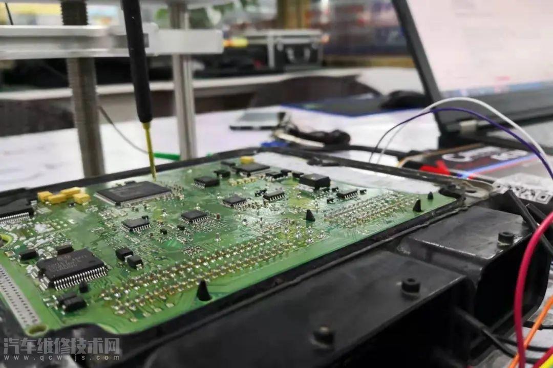 汽車電腦板壞了可以維修嗎？汽車電腦板一般怎么修？