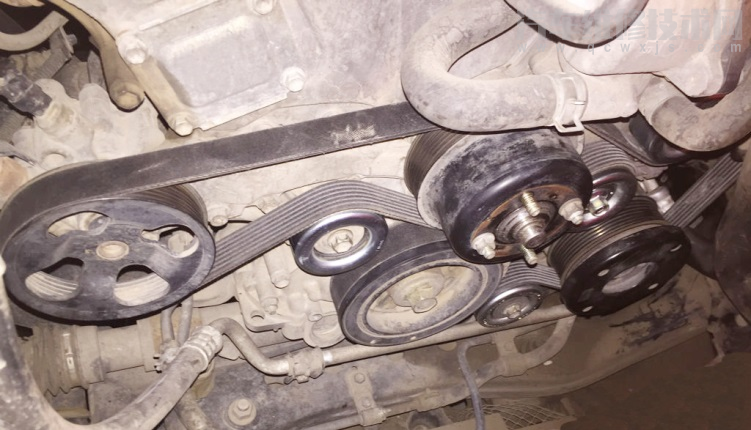 急加速發動機噠噠異響 原來是發電機皮帶松了癥狀 急加速發動機噠噠異響 原來是發電機皮帶松了癥狀