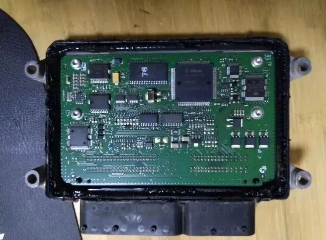 【汽車電腦的硬件由哪幾部分組成?】圖4