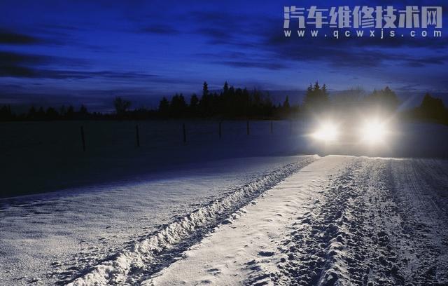 汽車大燈為什么會起霧?大燈起霧處理方法 汽車大燈為什么會起霧?大燈起霧處理方法
