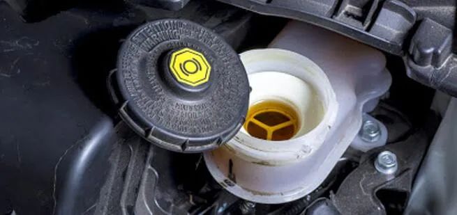 寶馬剎車油多久更換一次？加多少？可以用DOT5.1嗎？