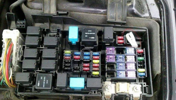 更換汽車保險絲時需要注意什么?需要斷電嗎 更換汽車保險絲時需要注意什么?需要斷電嗎