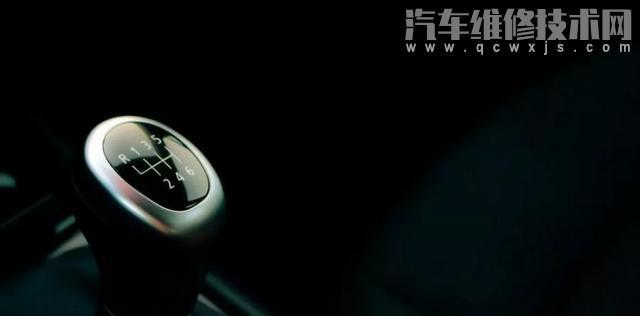 【手動檔汽車為什么超車時要減擋加速？】圖3