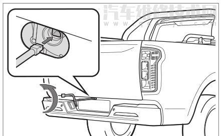 【長城炮的備胎在哪 長城炮的備胎怎么取下來】圖3