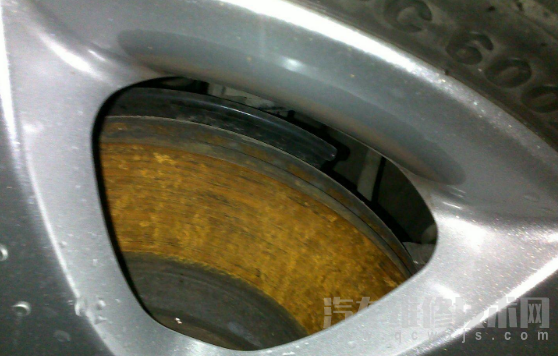 剎車盤生銹有影響嗎 剎車盤生銹怎么清理