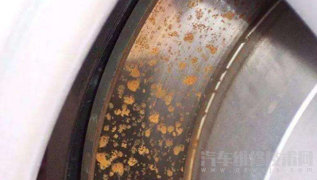 【剎車盤生銹有影響嗎 剎車盤生銹怎么清理】圖2