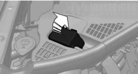 寶馬1系電瓶沒電了怎么辦（寶馬1系怎么搭電啟動(dòng)）