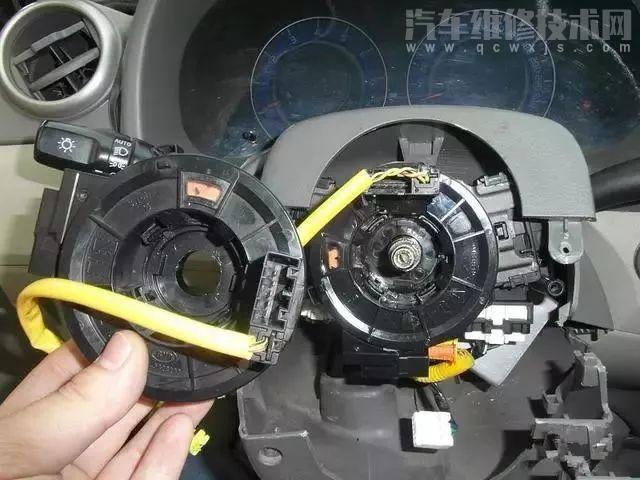 汽車原地打方向、過不平路面有異響是怎么回事 汽車原地打方向、過不平路面有異響是怎么回事