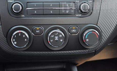 汽車空調(diào)有臭襪子的味道