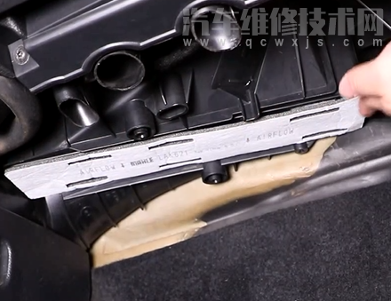 汽車空調(diào)濾清器的正反面區(qū)分方法（圖解）