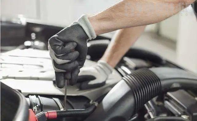 機(jī)油加多了該怎么辦? 機(jī)油加多了會(huì)有什么影響 機(jī)油加多了該怎么辦? 機(jī)油加多了會(huì)有什么影響