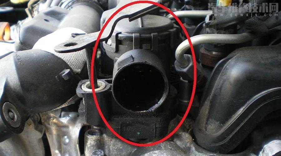 發動機進氣管內有機油的原因分析和故障排除方法 發動機進氣管內有機油的原因分析和故障排除方法