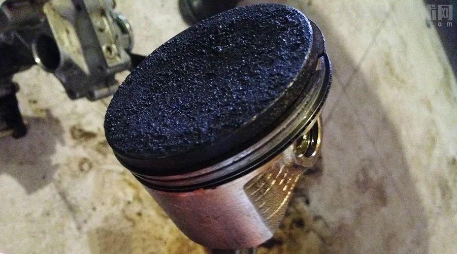 發動機進氣管內有機油的原因分析和故障排除方法 發動機進氣管內有機油的原因分析和故障排除方法