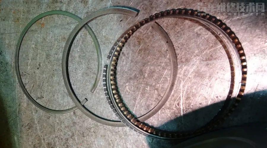 發動機進氣管內有機油的原因分析和故障排除方法 發動機進氣管內有機油的原因分析和故障排除方法