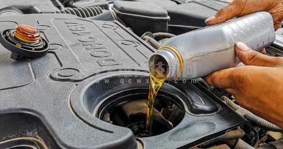 機油底部有沉淀物是什么原因?正常嗎 機油底部有沉淀物是什么原因?正常嗎